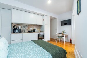 1 bedroom, iron/ironing board, free WiFi, bed sheets