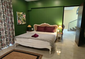 4 bedrooms, iron/ironing board, WiFi, bed sheets - Tranquil villa with 4 bedrooms and WiFi, AC in Anjuna, North Goa (Anjuna)