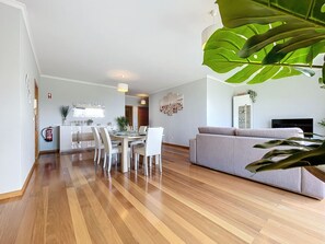 Ferienhaus | 3 Schlafzimmer, Schreibtisch