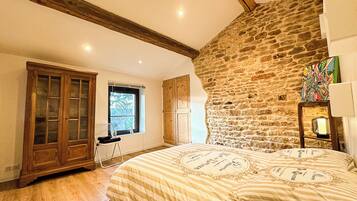 5 Schlafzimmer, Bügeleisen/Bügelbrett, WLAN, Bettwäsche