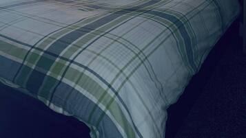 2 chambres, fer et planche à repasser, Wi-Fi, draps fournis