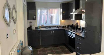 3 BEDS NEAR CITY CENTER & MAN CITY STADIUM