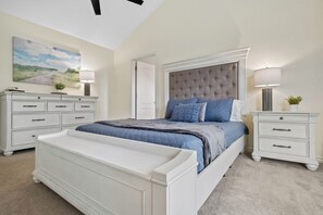 3 soverom, skrivebord, strykejern/-brett og wi-fi (inkludert)