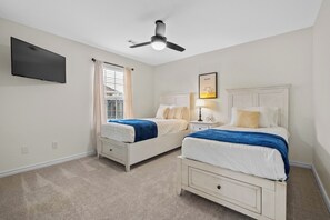 3 Schlafzimmer, Schreibtisch, Bügeleisen/Bügelbrett, kostenloses WLAN