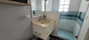 Hair dryer - Stylish Retreat with Amenities and Great Location (Cabo San Lucas)
