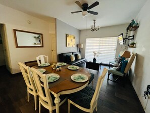 TV - Stylish Retreat with Amenities and Great Location (Cabo San Lucas)
