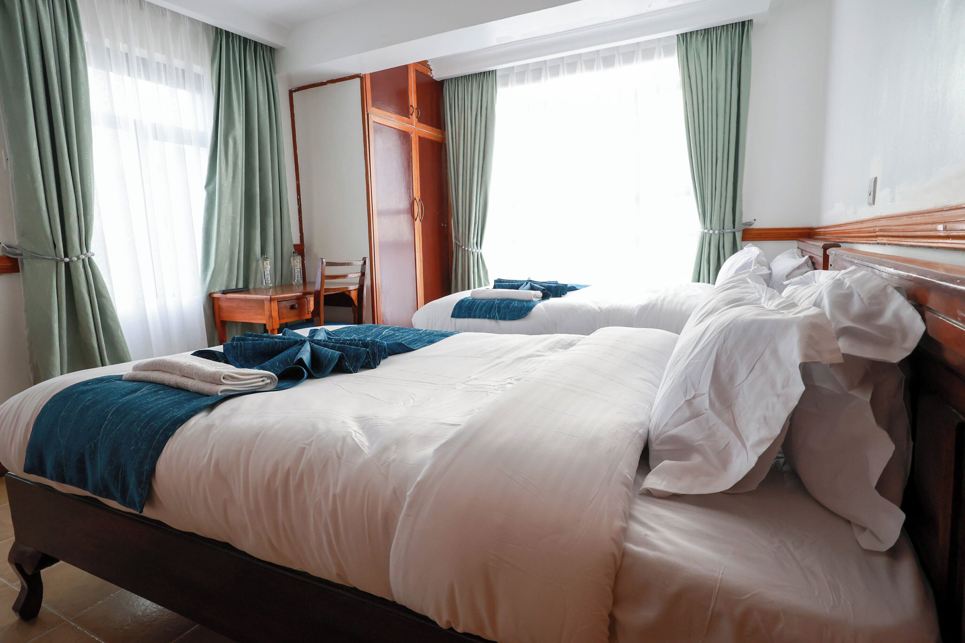 Superior Twin Room | Desk, laptop workspace, free WiFi