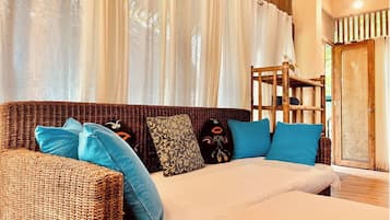 1 bedroom, WiFi, bed sheets