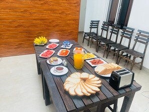 Restaurant - Lucky Transit Hotel (Seeduwa)