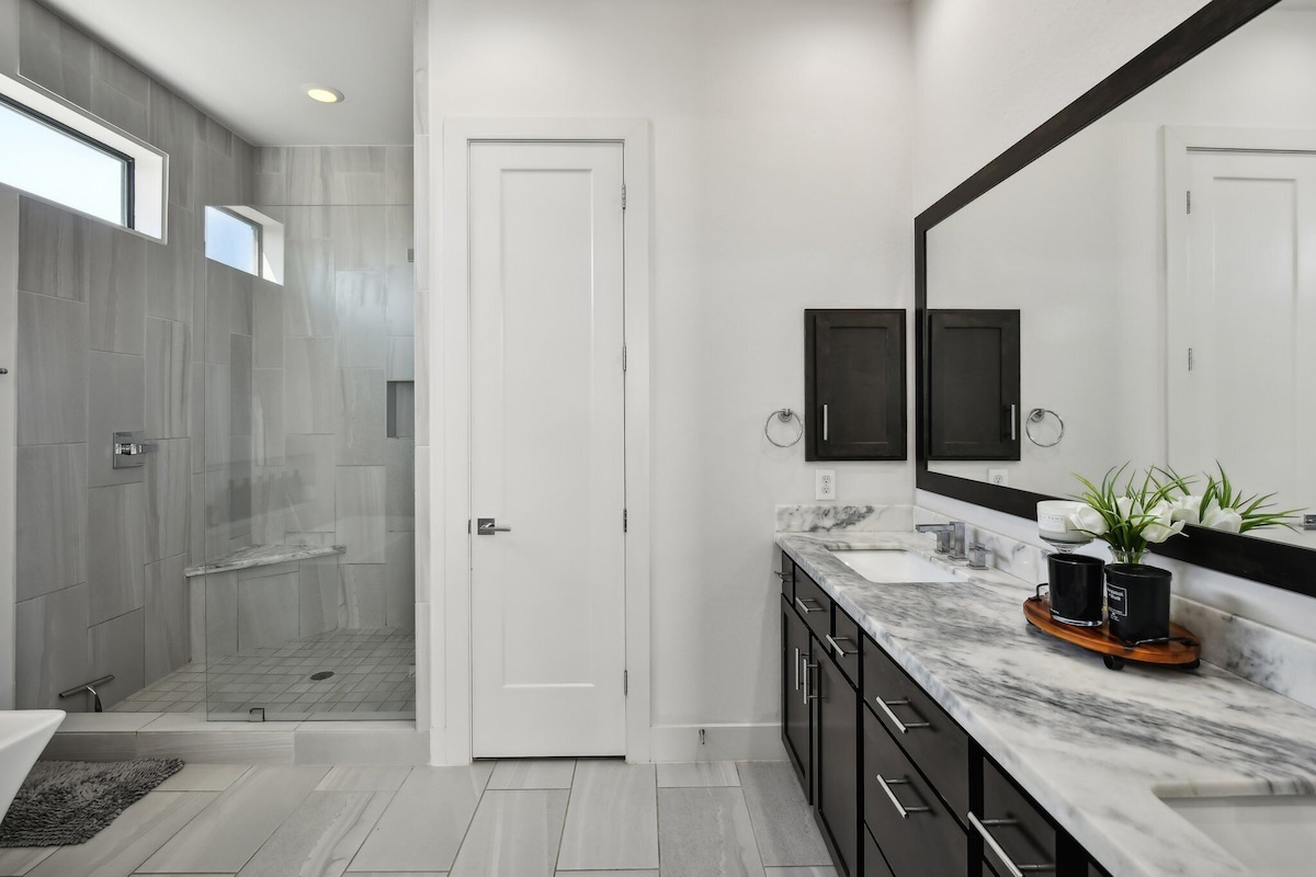 Photo 27 of EADO Lux 3-Story w/Rooftop Views