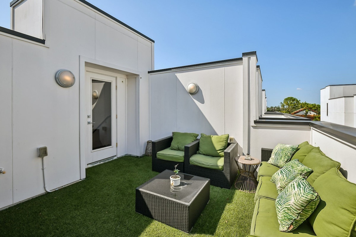 Photo 48 of EADO Lux 3-Story w/Rooftop Views