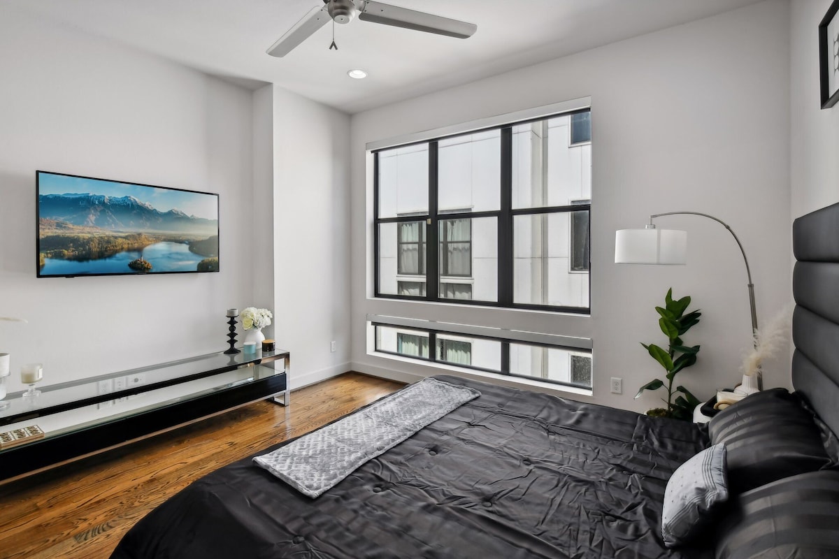 Photo 24 of EADO Lux 3-Story w/Rooftop Views