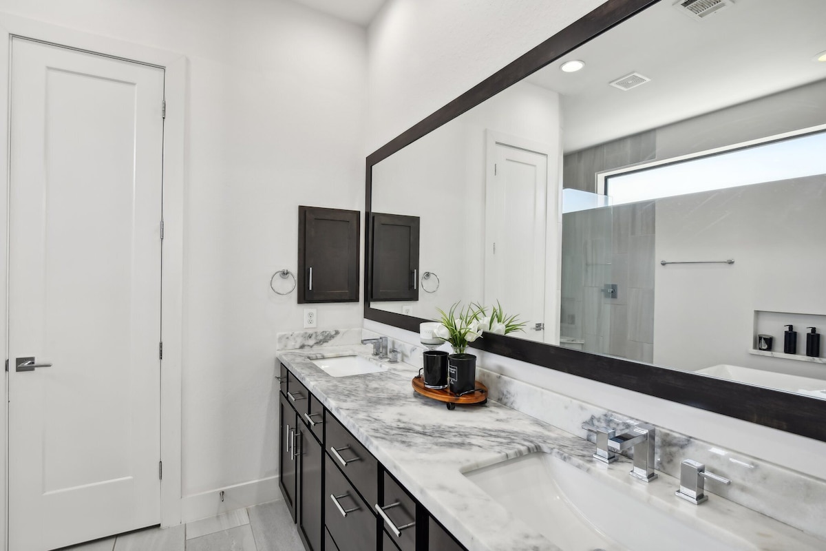 Photo 28 of EADO Lux 3-Story w/Rooftop Views