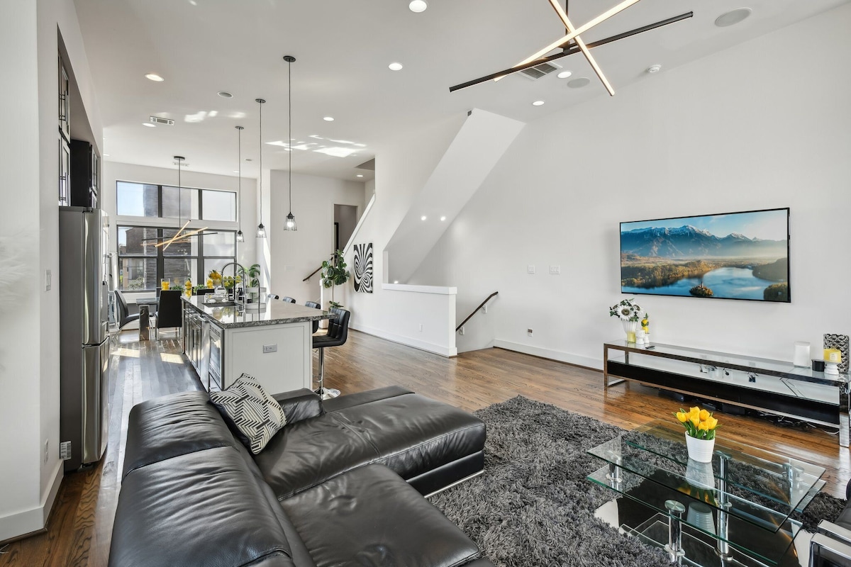 Photo 6 of EADO Lux 3-Story w/Rooftop Views