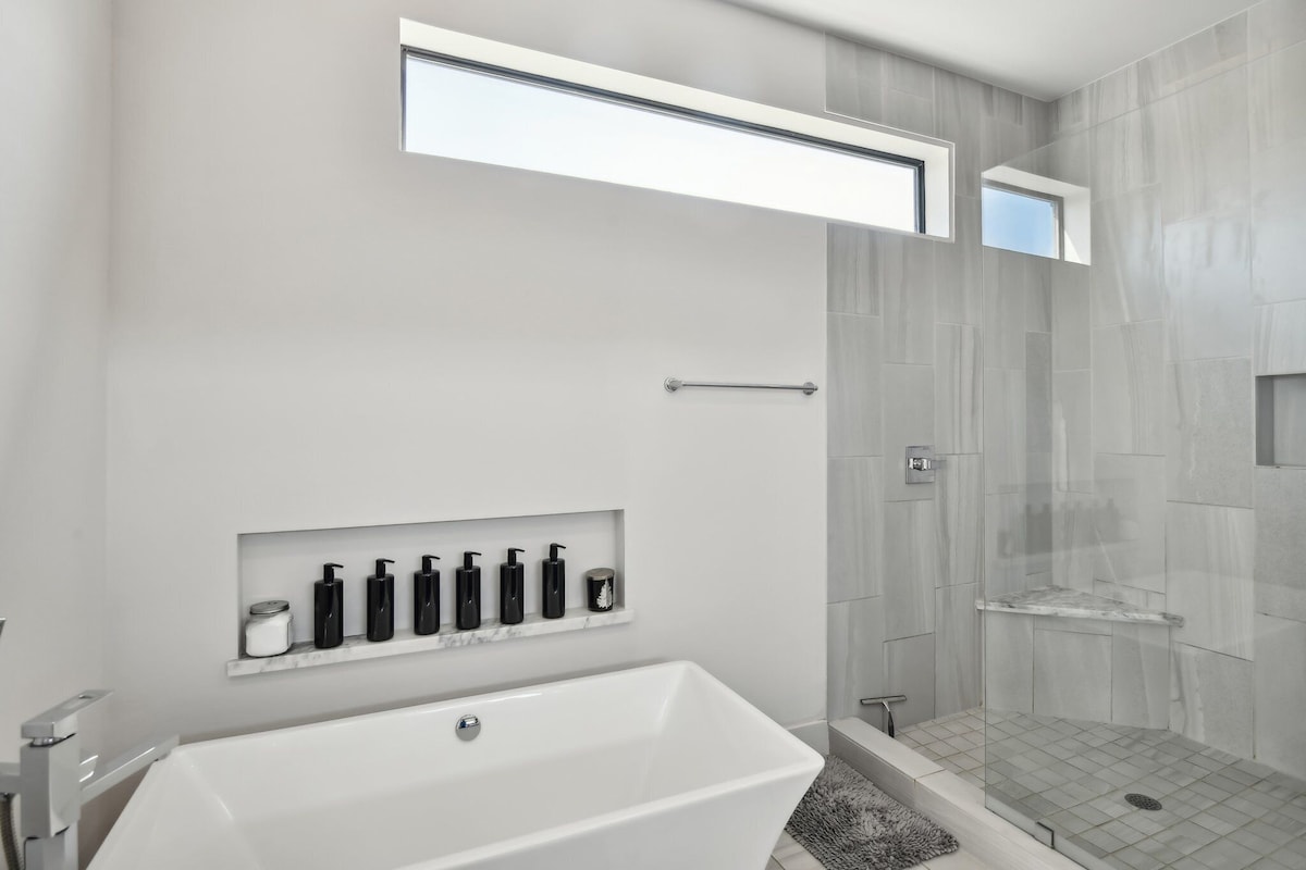 Photo 30 of EADO Lux 3-Story w/Rooftop Views