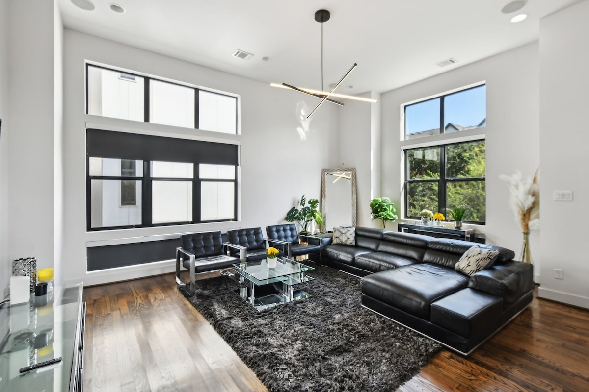 Photo 5 of EADO Lux 3-Story w/Rooftop Views