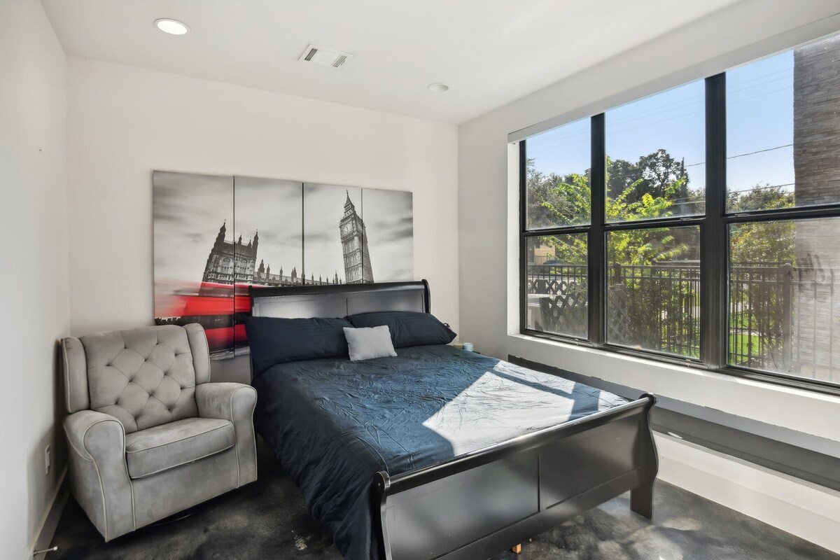 Photo 34 of EADO Lux 3-Story w/Rooftop Views
