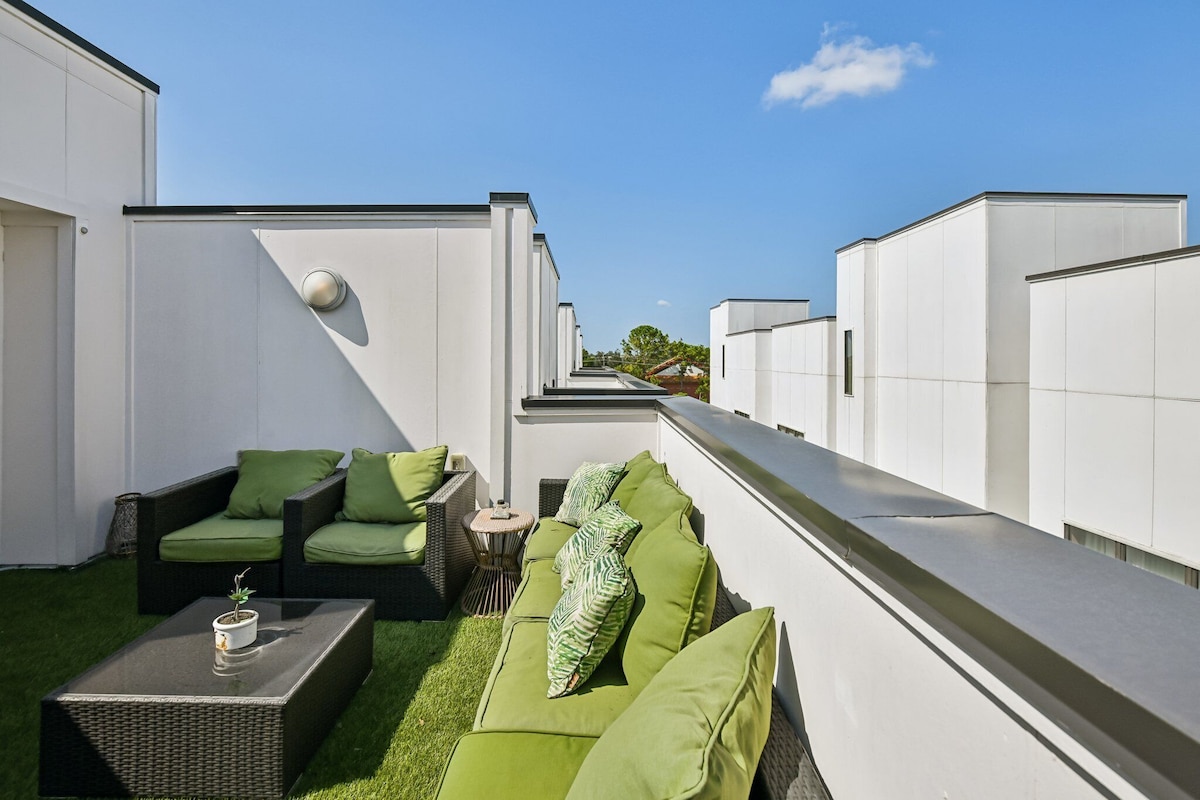 Photo 49 of EADO Lux 3-Story w/Rooftop Views
