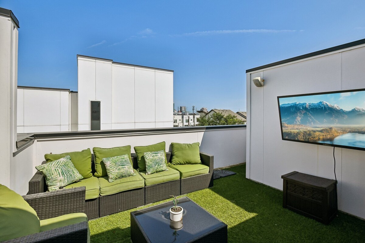 Photo 47 of EADO Lux 3-Story w/Rooftop Views