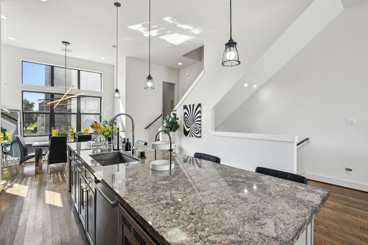 Photo 12 of EADO Lux 3-Story w/Rooftop Views