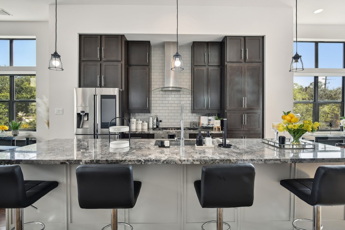 Photo 13 of EADO Lux 3-Story w/Rooftop Views