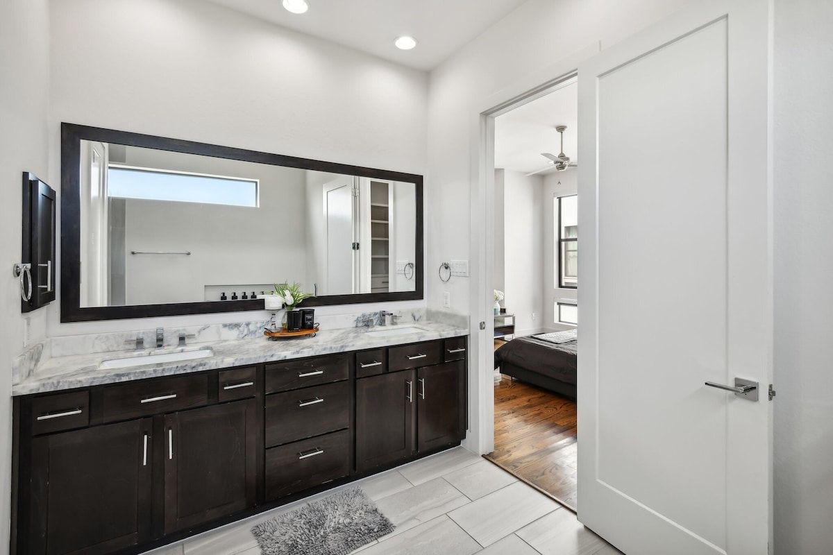 Photo 31 of EADO Lux 3-Story w/Rooftop Views