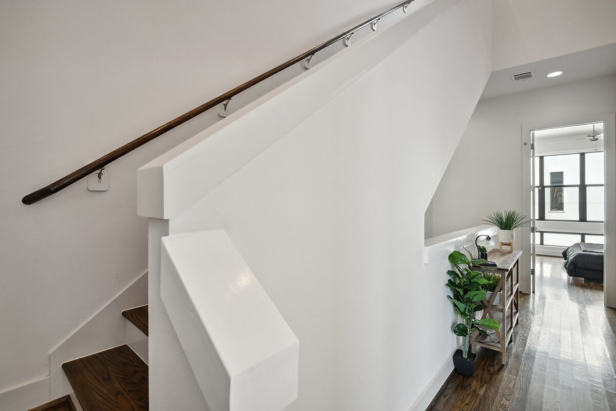 Photo 39 of EADO Lux 3-Story w/Rooftop Views
