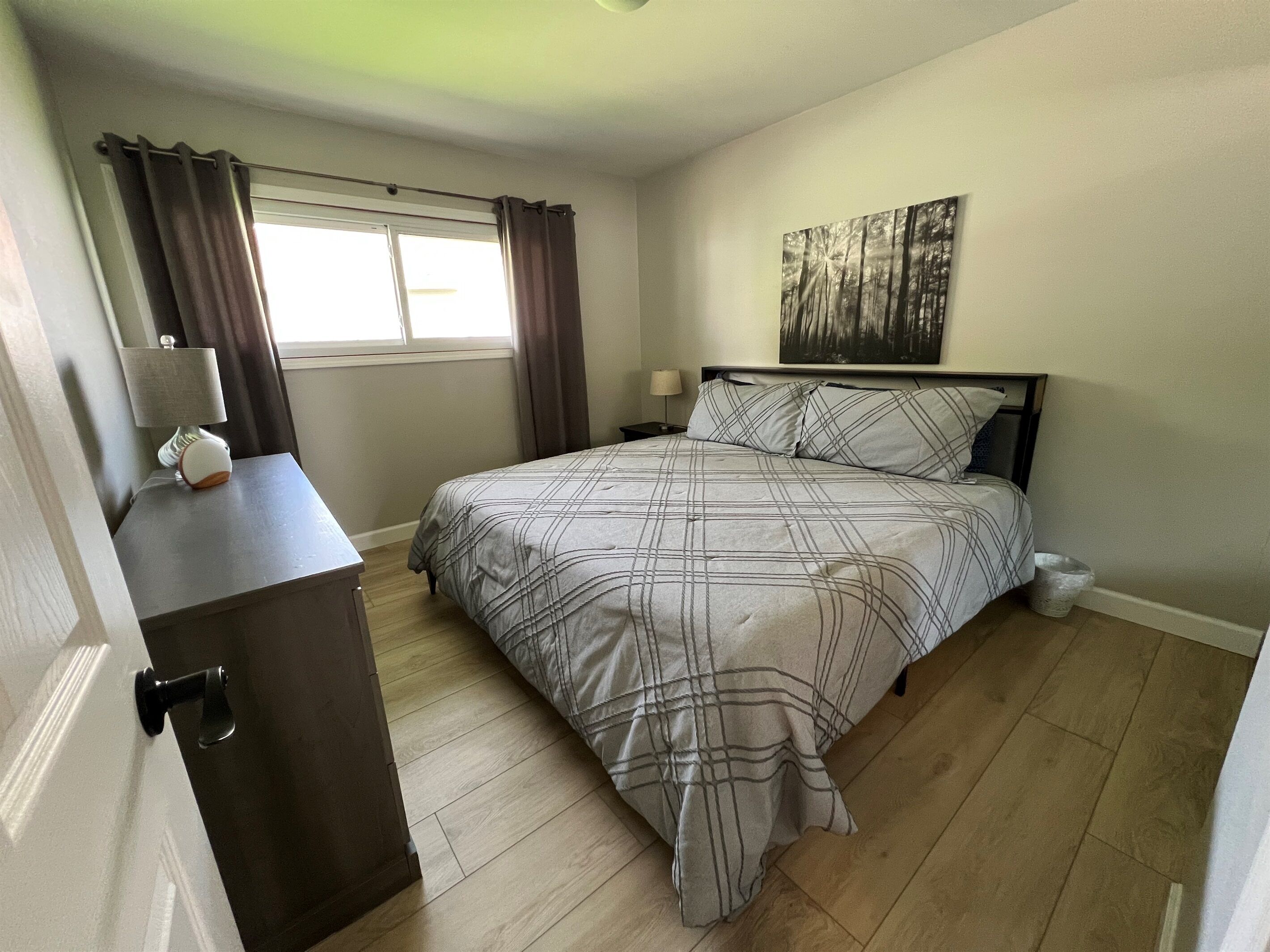 3 多间卧室、WiFi、床单