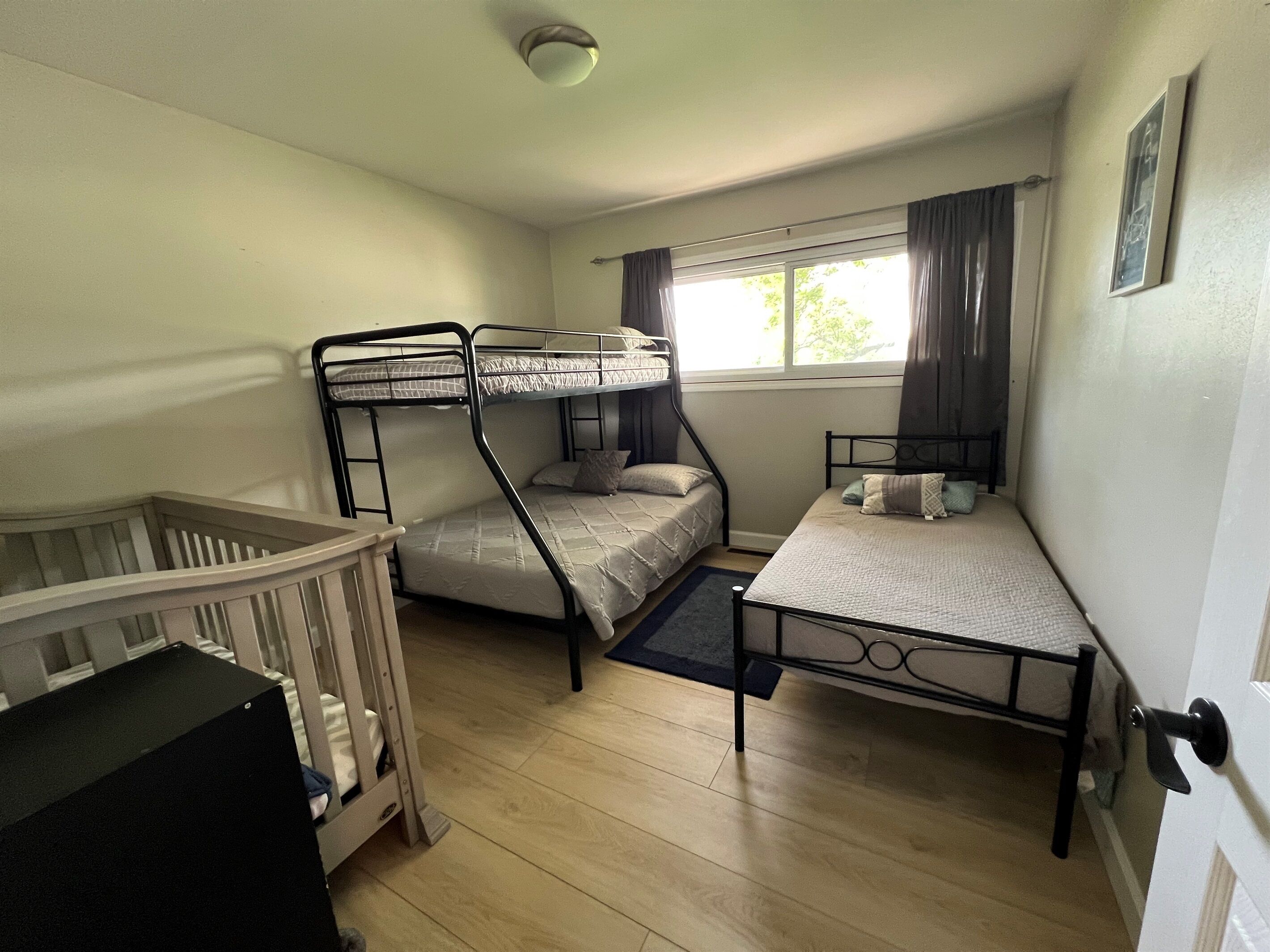 3 bedrooms, WiFi, bed sheets
