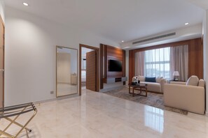 Suite Présidentielle, vue ville | Literie de qualité supérieure, coffres-forts dans les chambres