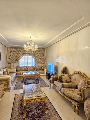 Living area - Quaint 2-bedroom apartment in Tangier with WiFi access (Tangier)