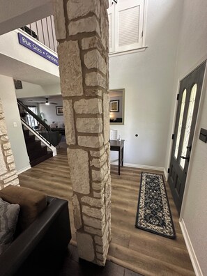 Interior - Spacious 4-bedroom family-friendly house in a beautiful suburb of San Antonio. (San Antonio)