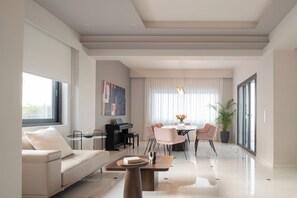 智能电视、壁炉、电子游戏