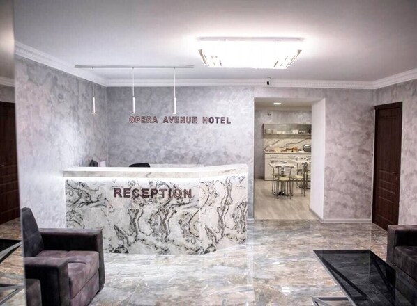 Reception - Opera Avenue Hotel Yerevan (Yerevan)