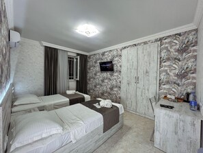 In-room safe, soundproofing, bed sheets - Opera Avenue Hotel Yerevan (Yerevan)