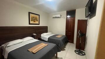 Standard Double Room | Desk, free WiFi
