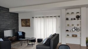 Smart TV, fireplace, video games, table football