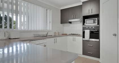 Cozy Dubbo retreat - close to the zoo