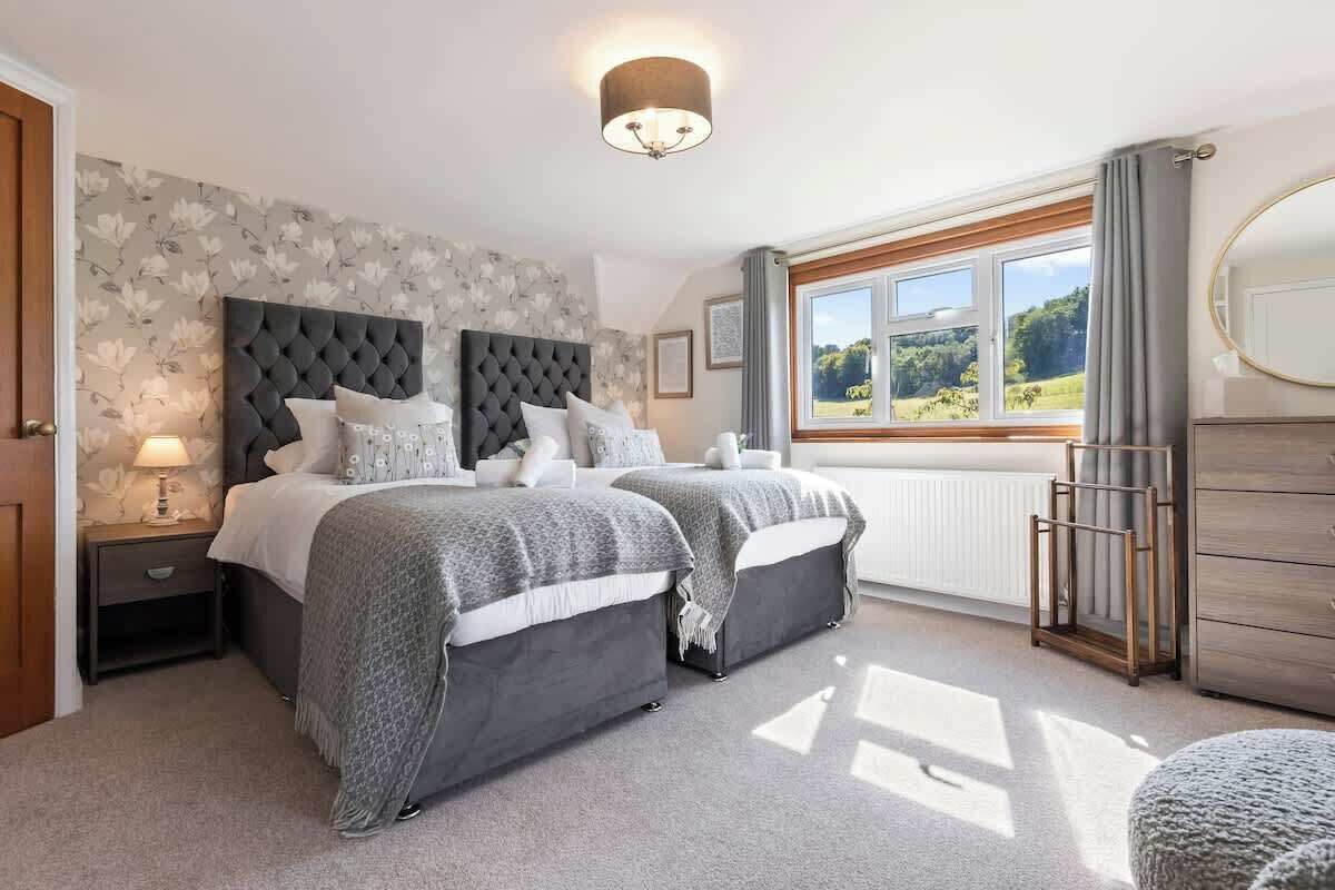 5 bedrooms, iron/ironing board, travel crib, WiFi