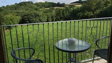 Room, 1 Bedroom, Balcony, Garden View | Balcony