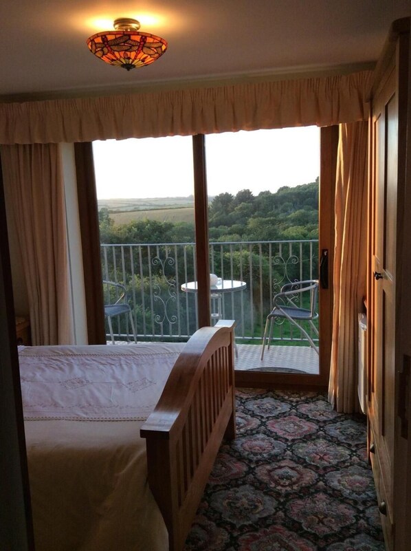 Oda, 1 Yatak Odası, Balkon, Bahçe Manzaralı | 1 yatak odası 