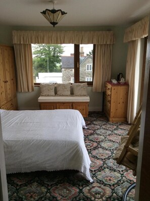 Room, 1 Bedroom, Balcony, Garden View