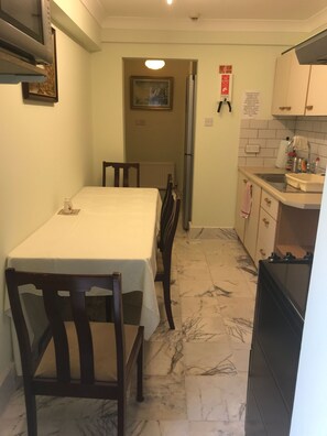 Room, 1 Bedroom, Smoking, Balcony | Dining