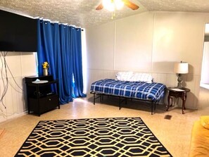 3 bedrooms, free WiFi, bed sheets