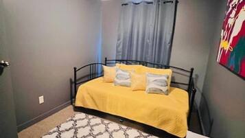 4 bedrooms, iron/ironing board, WiFi (free), bed sheets