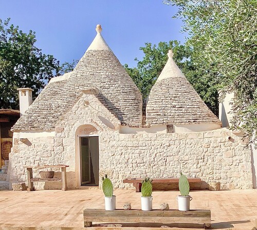 AD&DIMORE THE ANCIENT TRULLO for EXCLUSIVE use with swimming pool gym and garden