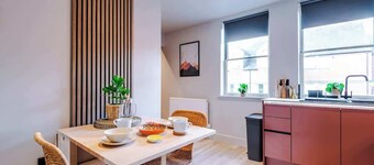 Luxury 2B City Centre Apartment / Private Parking