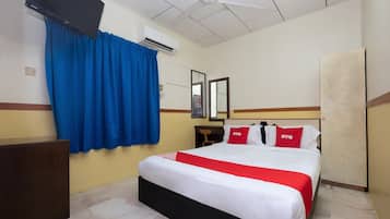 Desk, laptop workspace, free WiFi, bed sheets