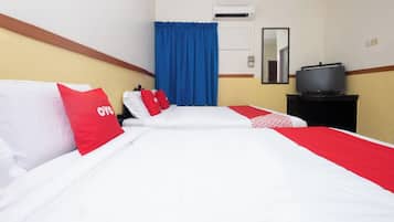 Family Suite | 1 bedroom, desk, laptop workspace, free WiFi