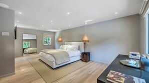 4 slaapkamers, een strijkplank/strijkijzer, internet, beddengoed